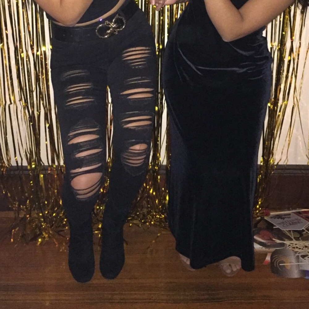 Levi’s black ripped skinny jeans size 25